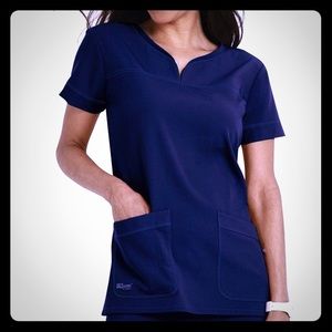 Signature greys anatomy scrubs. Size small